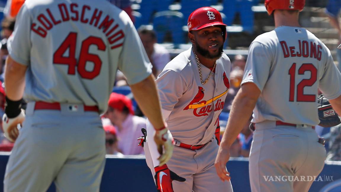 $!Cardenales 'vuelan' sobre la cerca y le 'pegan' a los Rojos en Monterrey