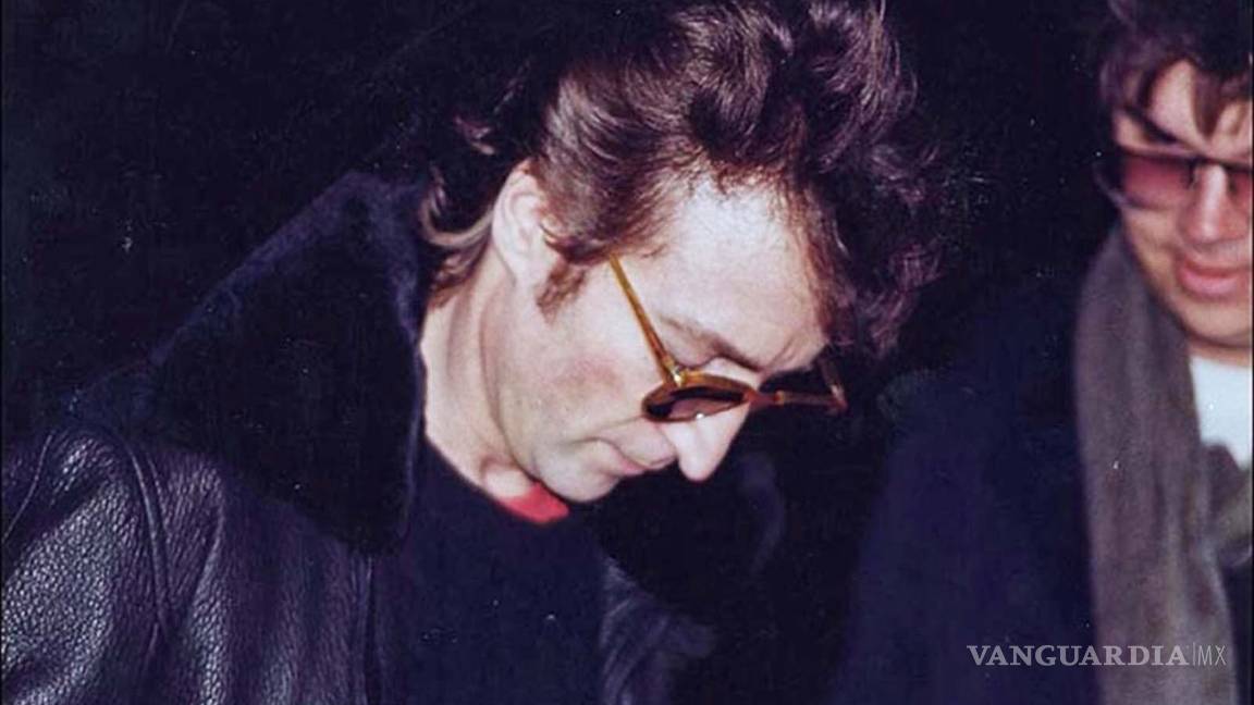 $!40 años después, ¿quién le disparó a John Lennon y dónde está ahora su asesino?