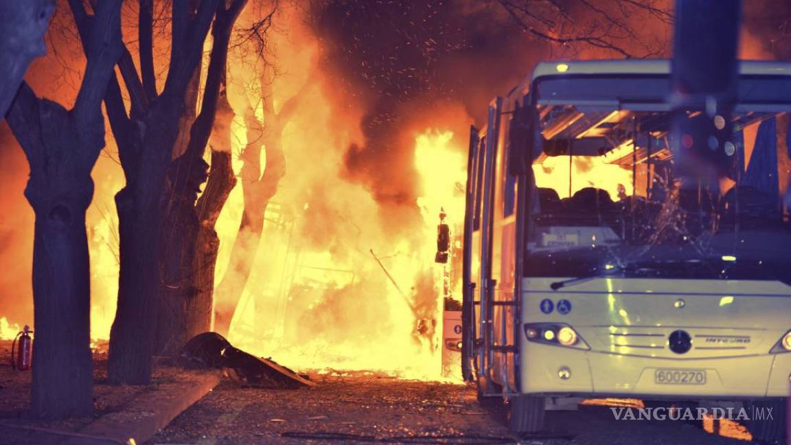 Coche bomba deja al menos 28 muertos en Ankara