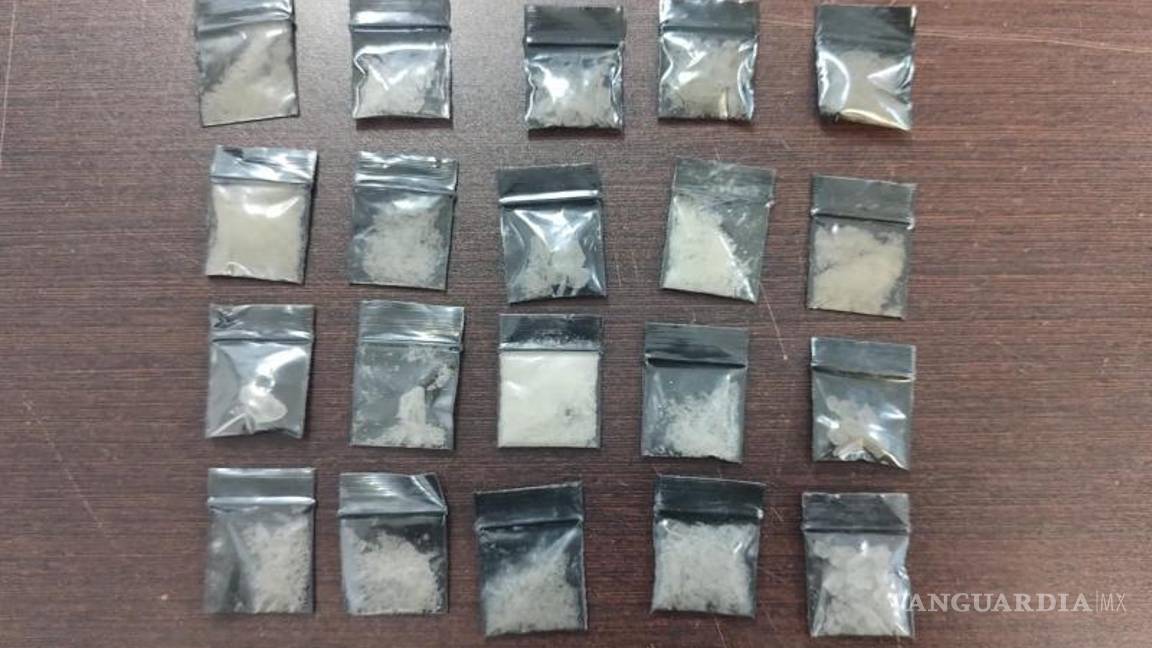 $!Tras persecución atrapan a dos menores de edad con cristal, en Monterrey