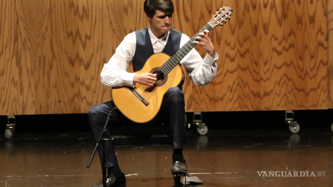 José Daniel Salceda es ganador del 8 Concurso Nacional de Guitarra