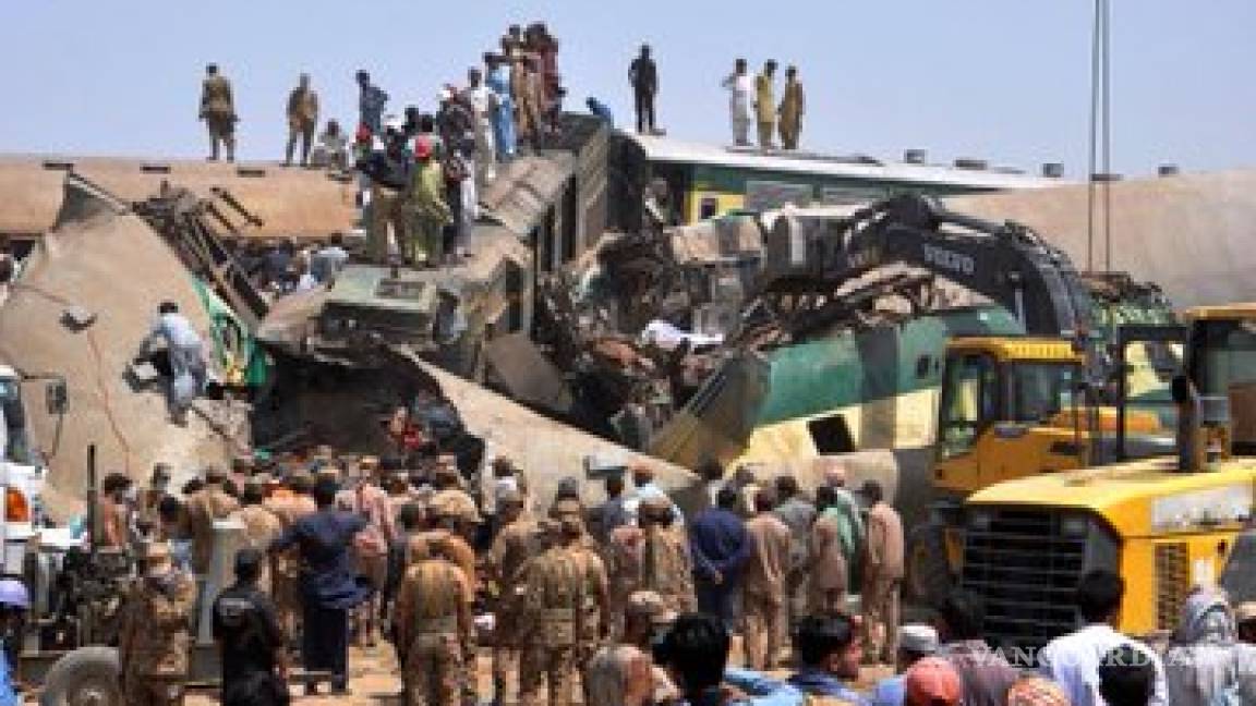 Choque de trenes deja 40 muertos al sur de Pakistán