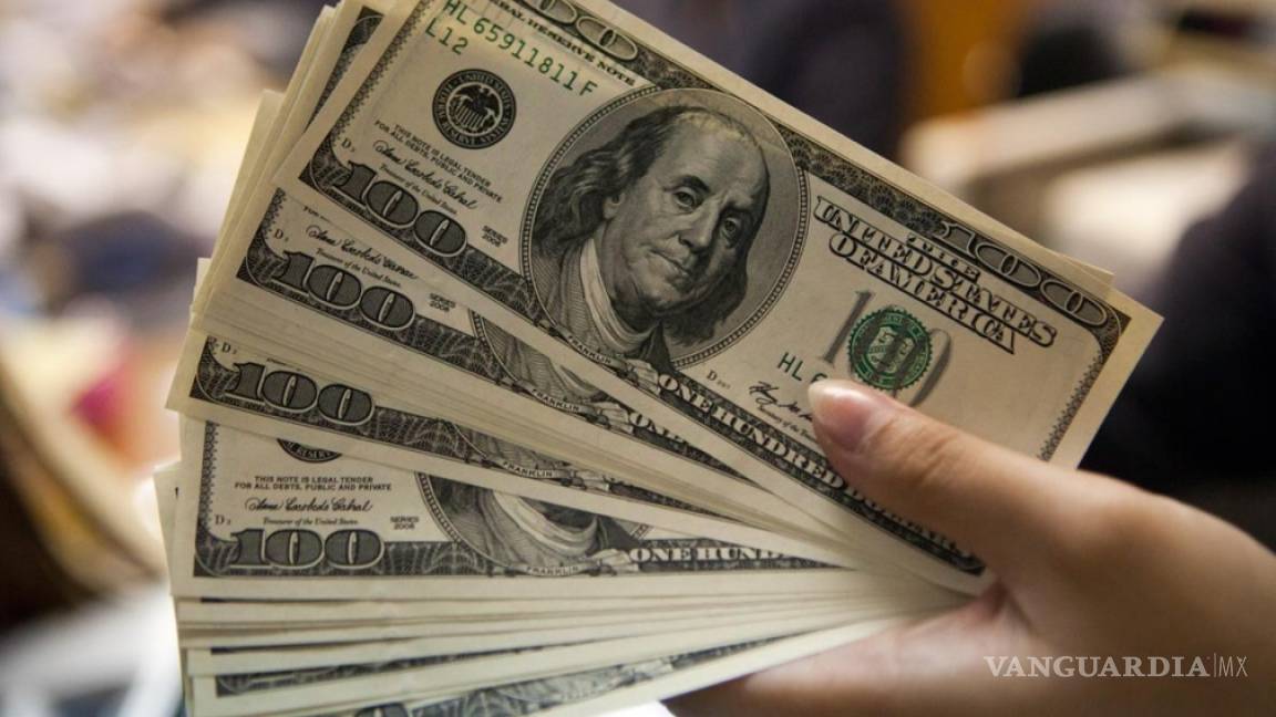 Cierra el dólar en $18.60 en bancos capitalinos