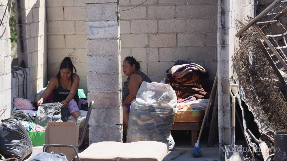 $!Vecinos de Urbivilla denuncian la presencia de grupos que ejercen violencia para apropiarse de terrenos, lo que agrava la crisis de los damnificados por el incendio.