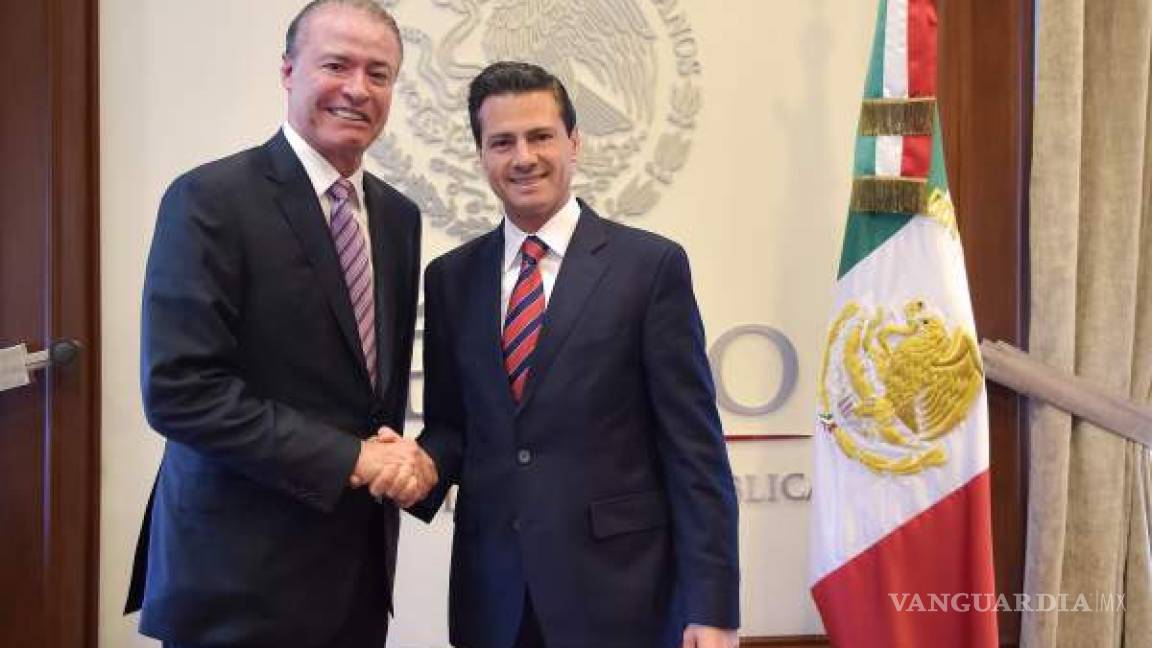 Peña Nieto jugó al golf con Quirino Ordaz en Estrella del Mar