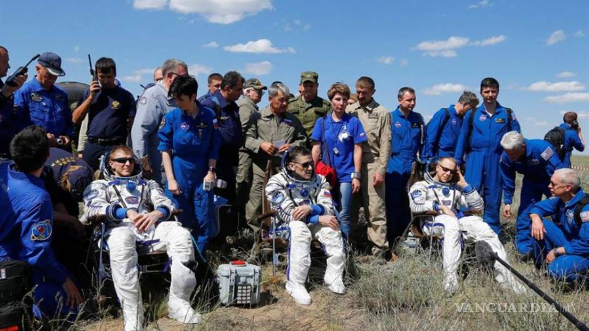 Tres astronautas de la EEI regresan a Tierra