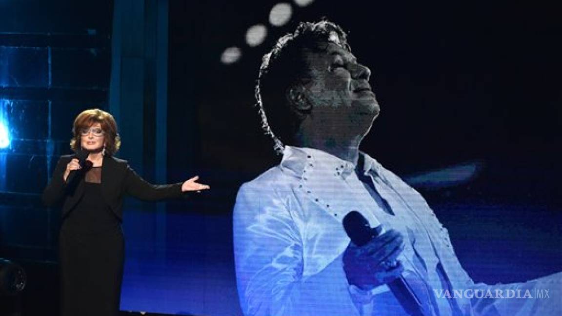 Homenaje a Juan Gabriel en los Latin American Music Awards