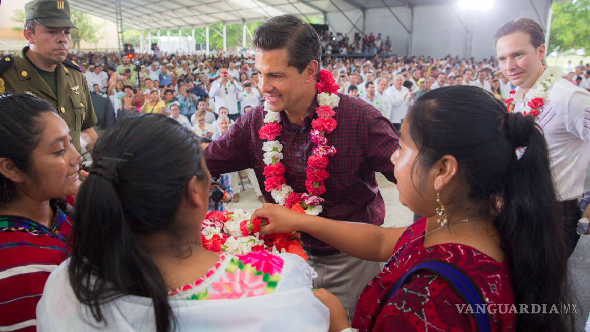 Peña Nieto critica &quot;impericia&quot; de adversarios en las presidenciales de 2018