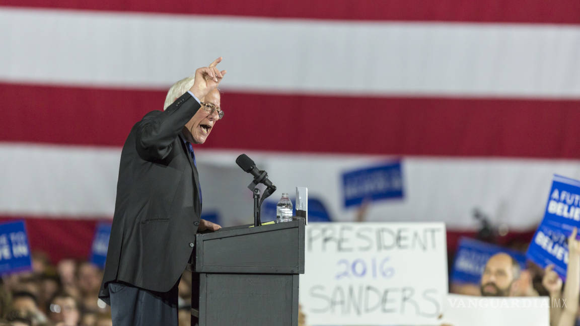 Bernie Sanders se alza con victoria en Hawai