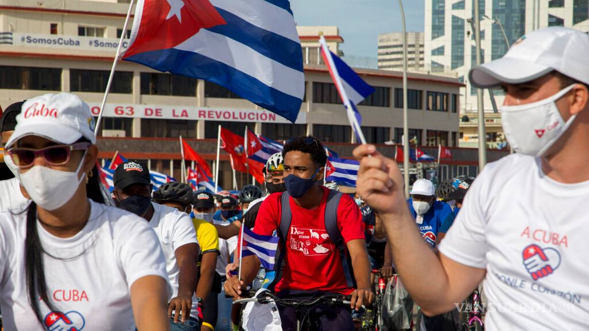 $!Marchan en Cuba simpatizantes del gobierno para recordar a Fidel Castro