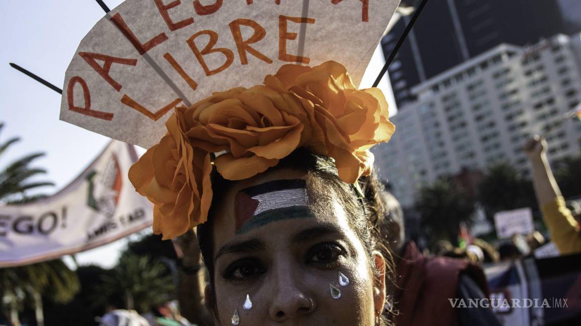 $!Una mujer durante la protesta pacífica en apoyo a Palestina en CDMX.