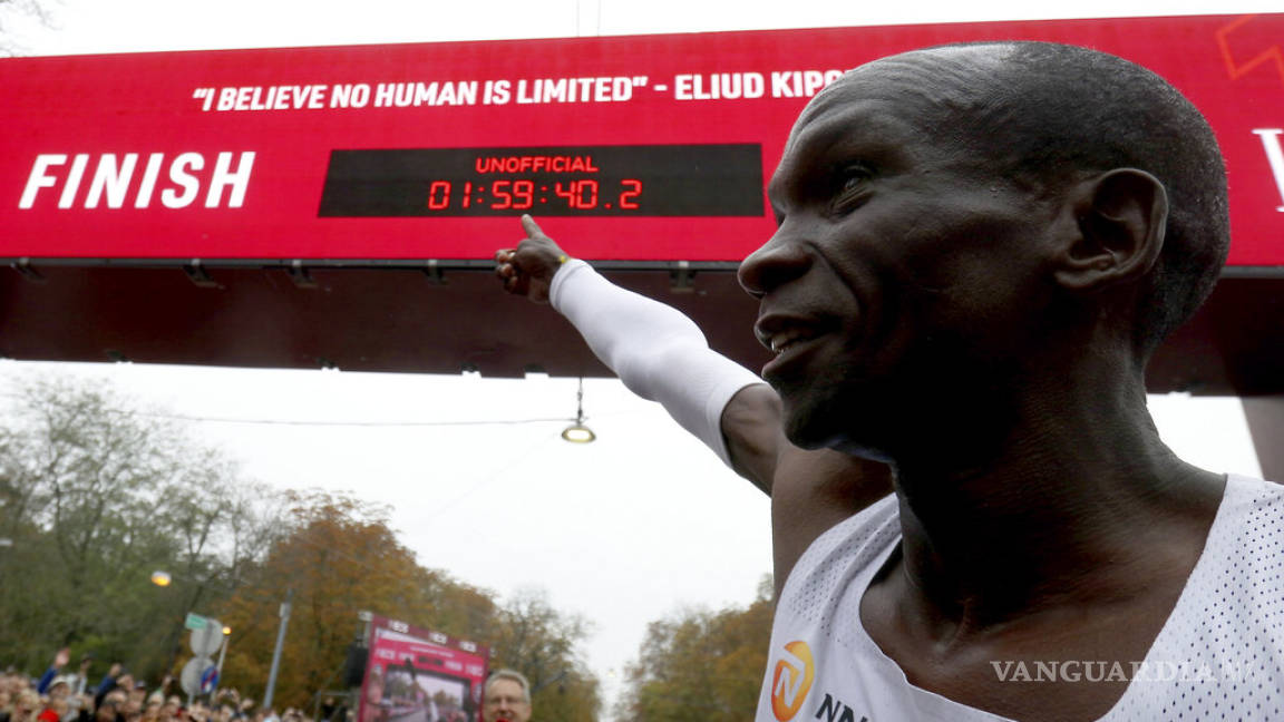 Eliud Kipchoge se convierte en el primer hombre en correr un maratón en menos de 2 horas... pero, ¿cómo lo logró?