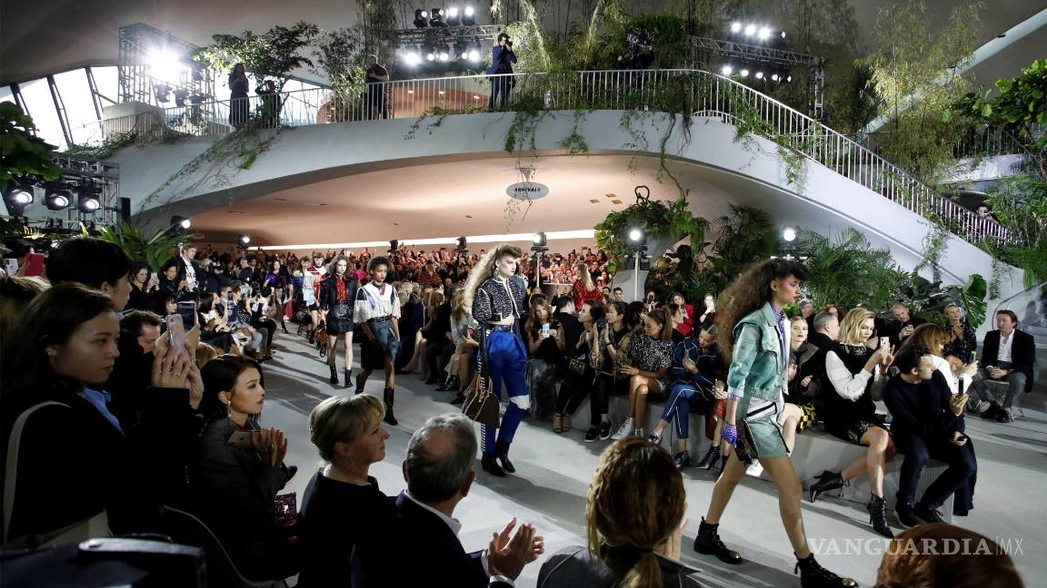 $!Louis Vuitton presenta una ecléctica colección crucero en el aeropuerto JFK