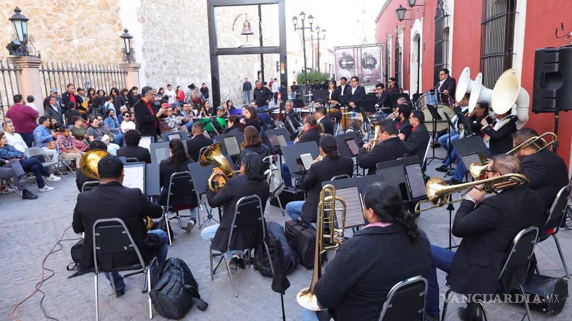 $!La presentación se realizó en el marco del Día del Amor y la Amistad.