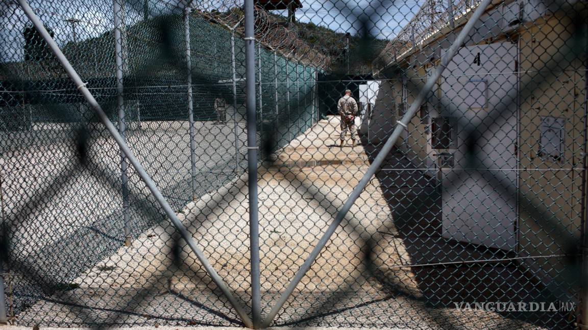Detalles de la acusación sin fundamento de que DeSantis cometió abusos contra detenidos en la prisión de Guantánamo