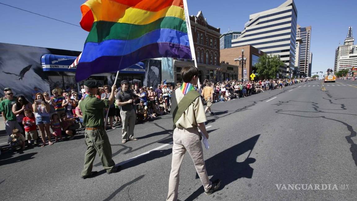 Mormones rompen con los boy scouts por niñas y gays