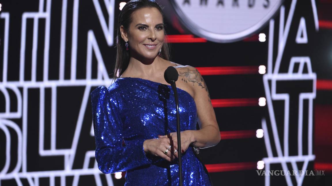 Kate Del Castillo es premiada con el Mujer Defensora de los Animales de PETA Latino