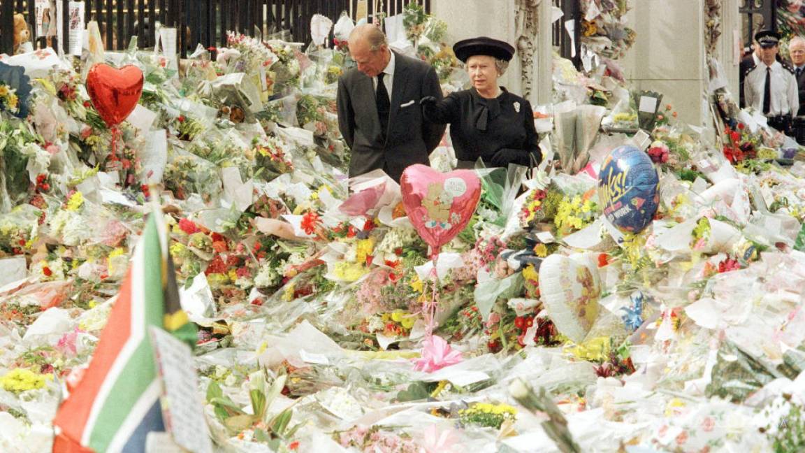 $!¡Un año más! La Reina Isabel II y Felipe de Edimburgo celebran 73 años de matrimonio