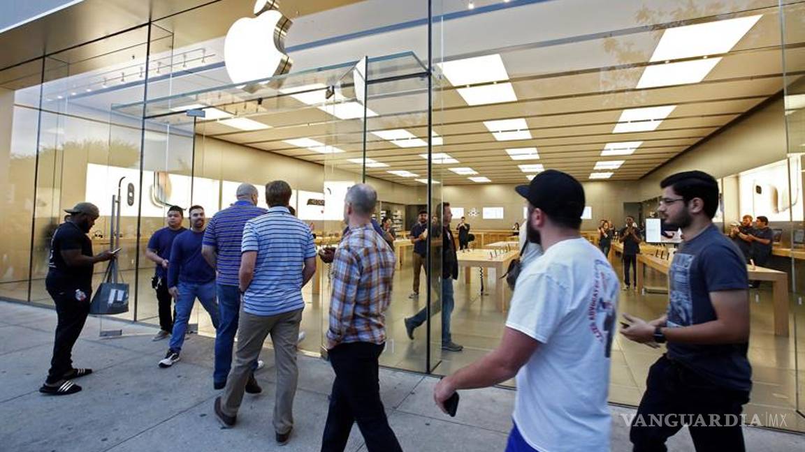 $!Nuevo iPhone recibido en Nueva York con colas, pero con recelo por el precio