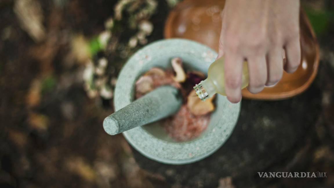 $!Considera preparar y consumir bebidas fermentadas con maguey.