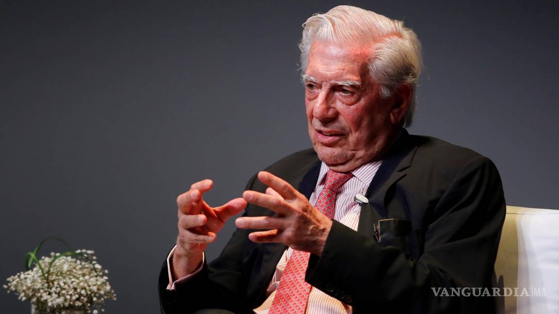 Mario Vargas Llosa presentará en TV Azteca una serie documental sobre su vida en México