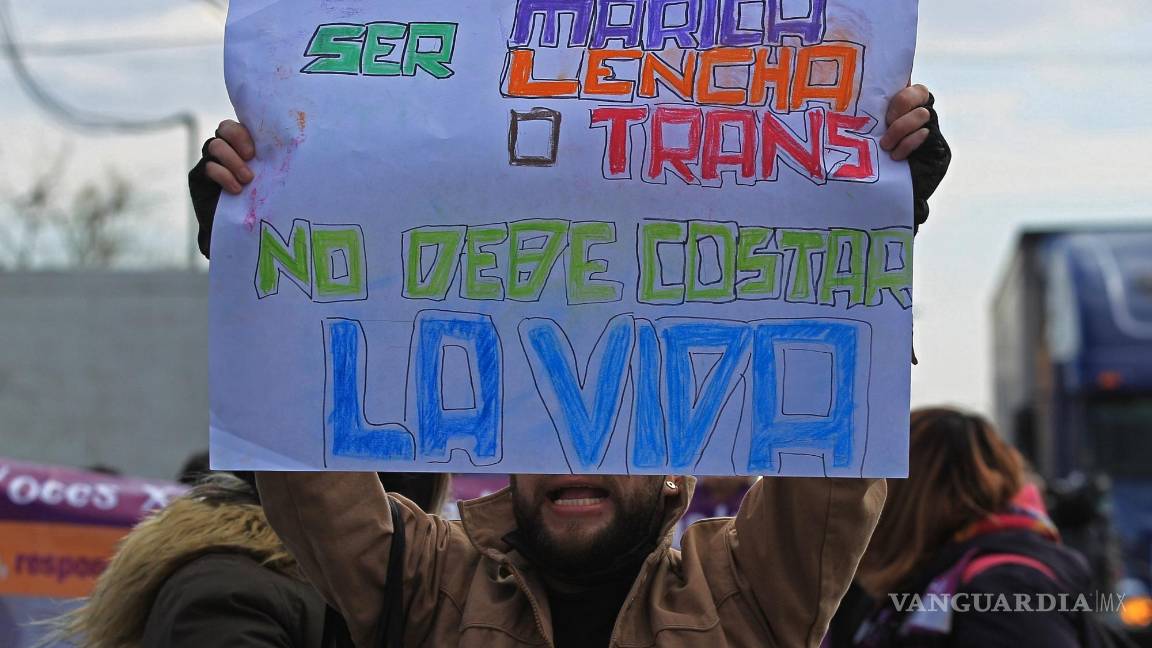 $!Grupos Feministas y colectivos LGBT+ exigen justicia para los feminicidios de Nohemí y Yulizsa.