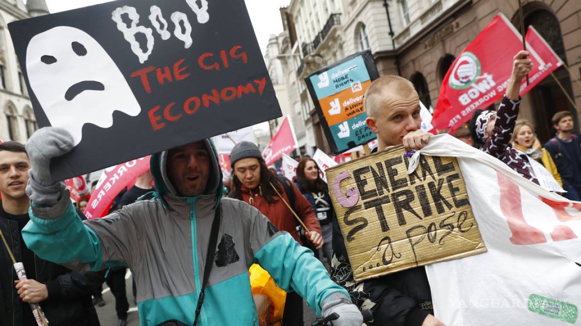 Manifestantes británicos presionan a Uber en batalla legal