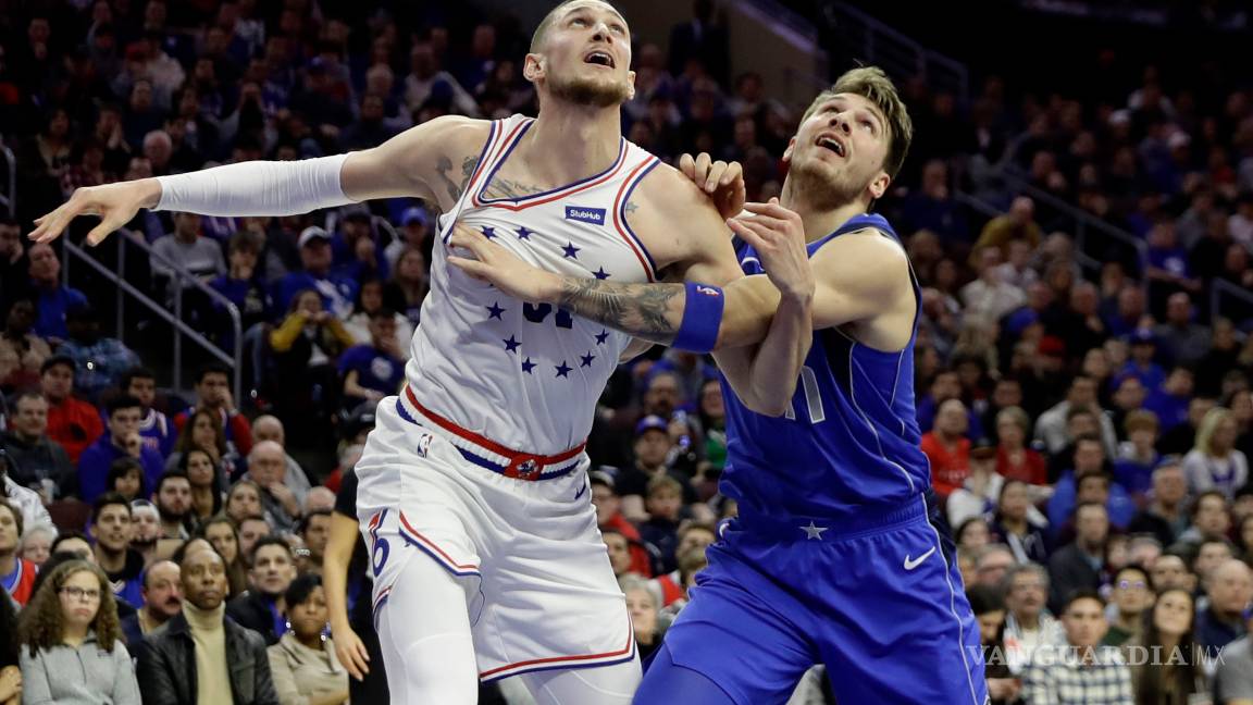 $!Embiid y Simmons hacen la dupla perfecta para darle la victoria a los 76ers