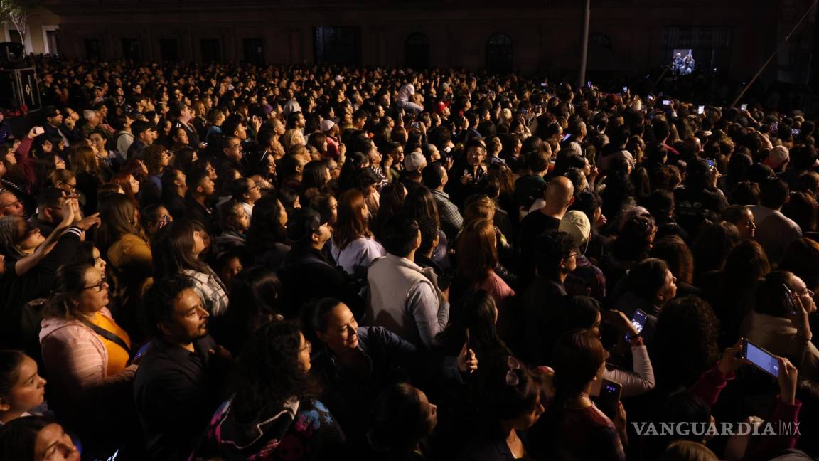 $!Los saltillenses aprovecharon este concierto para celebrar a las mamás.