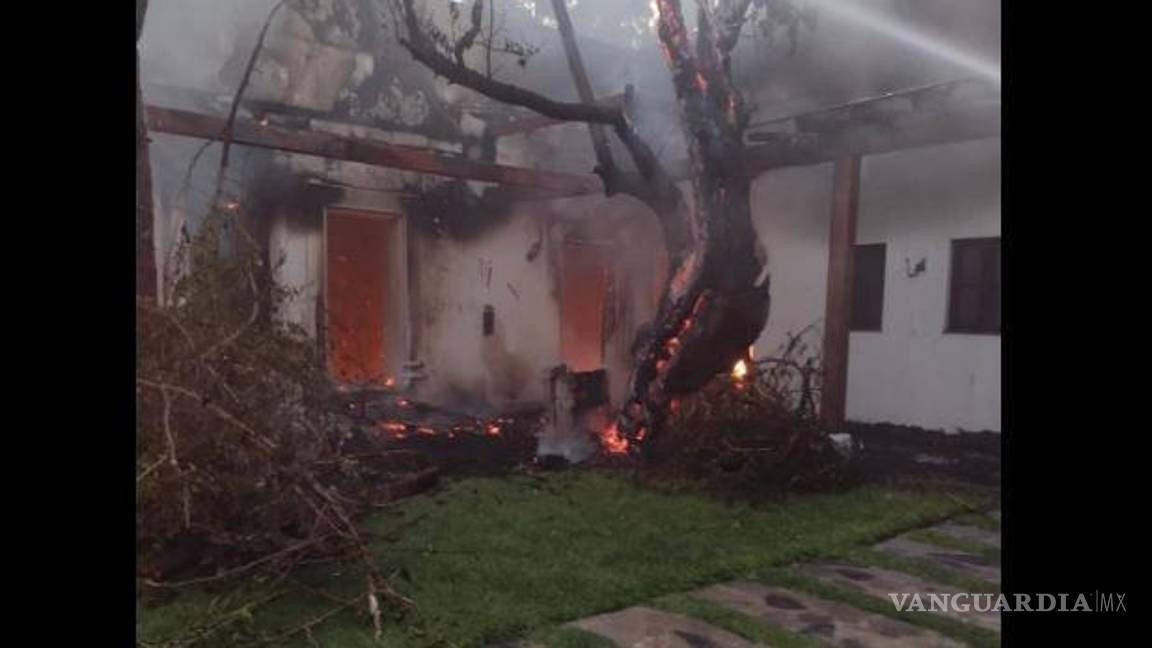 $!El fuego consumió el hotel.