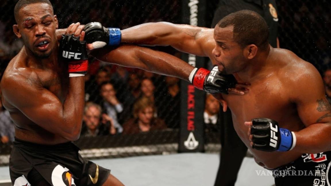 $!Revocan licencia para pelear a Jon Jones por doparse en la pelea por el título del UFC 214