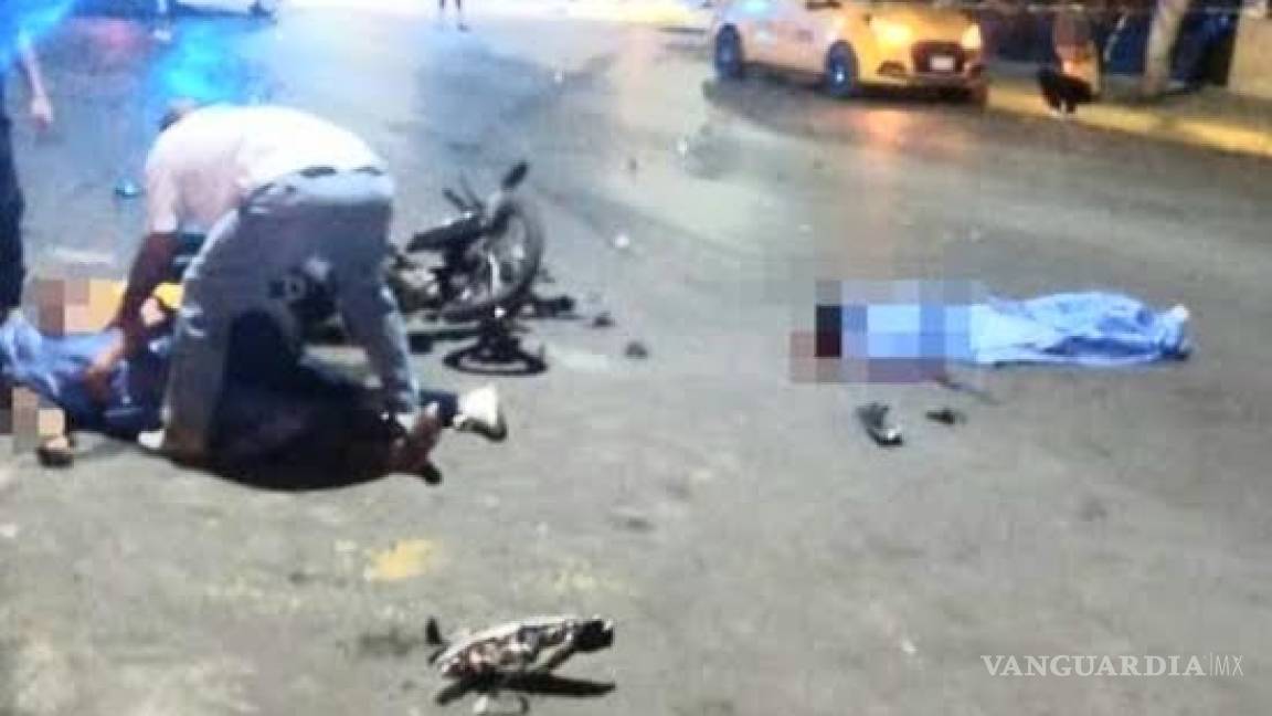 Padre e hijo mueren en choque contra camioneta en Torreón