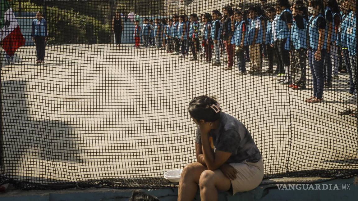 Más de 130 niños migrantes se gradúan de la primera escuela para esta población en un albergue en Tijuana