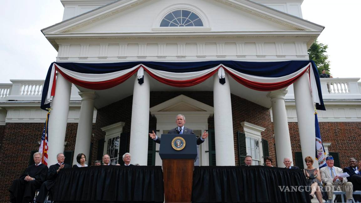 $!El presidente George W. Bush en la 46ª celebración anual del Día de la Independencia de Monticello en Charlottesville, Virginia, el 4 de julio de 2008.