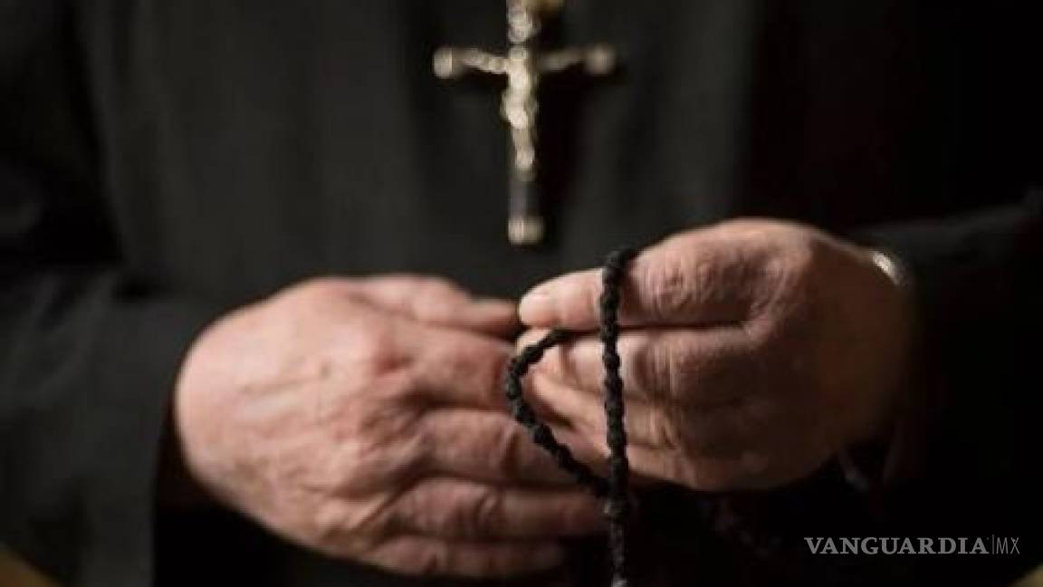 ¡El colmo! Iglesia vende protocolo contra abuso sexual de sacerdotes