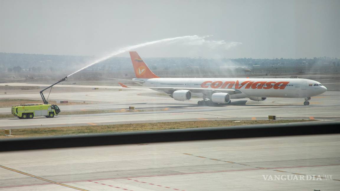 $!21 de abril de 2022. El inicio de operaciones en una de las pistas del Aeropuerto Internacional Felipe Ángeles, en Zumpango, en el Estado de México (México).