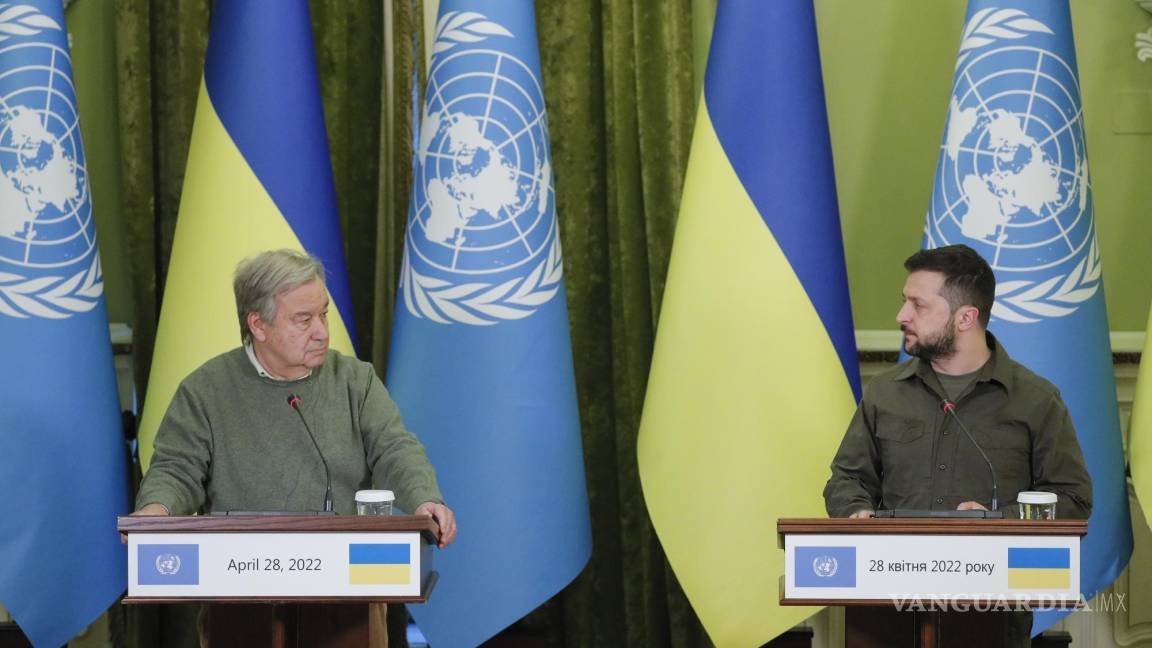 $!El secretario general de las Naciones Unidas, Antonio Guterres, habla durante la conferencia de prensa conjunta con el presidente de Ucrania, Volodymyr Zelensky.