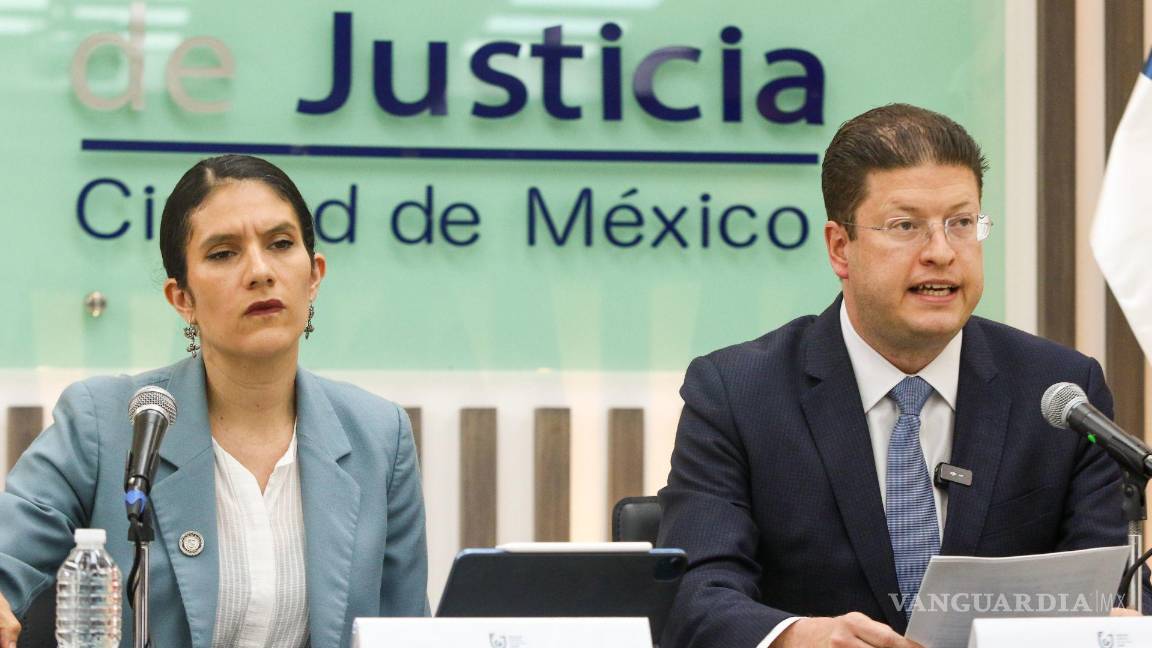 $!La fiscal de CDMX, Bertha Alcalde Luján y el director de la policía, Pablo Vazquez Camacho. El crimen contra los funcionarios cercanos a Brugada se registró en medio de una ola de violencia que vive el país.