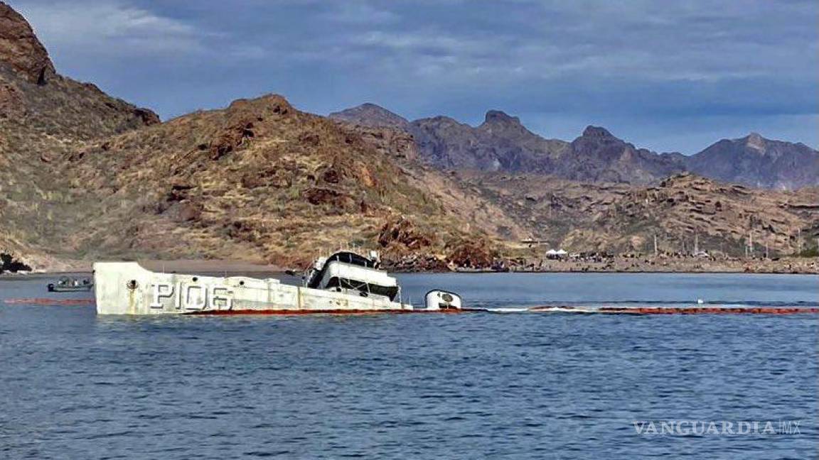 Hunden buque de la Marina en San Carlos, Sonora, para convertirlo en arrecife