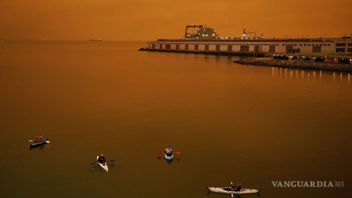 $!Incendios forestales pintan de un color naranja apocalíptico el cielo de San Francisco