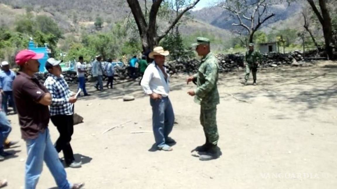 Retienen a militares en Guerrero para frenar destrucción de amapola