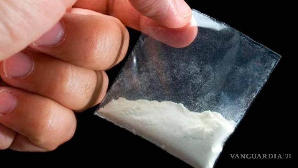 Aseguran autoridades a dos personas con drogas en Saltillo