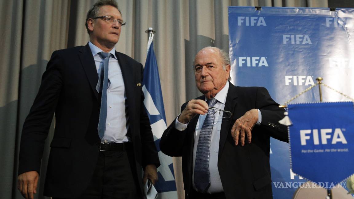 Blatter defiende millonario pago a Platini