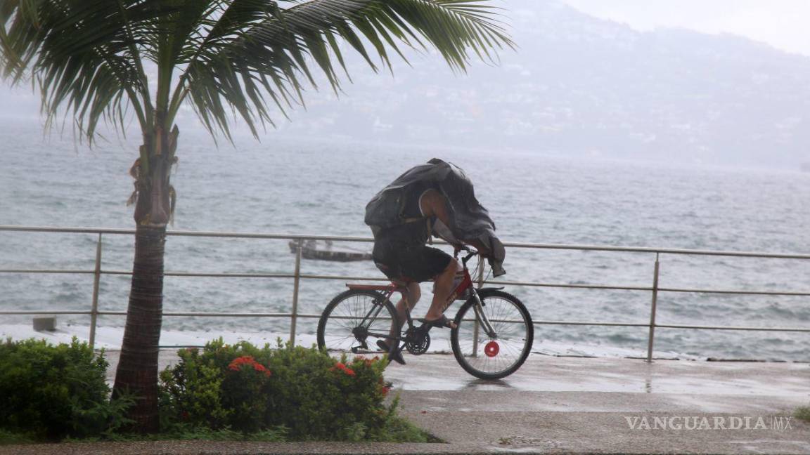 Tormenta tropical ‘Lester’ toca tierra en Guerrero