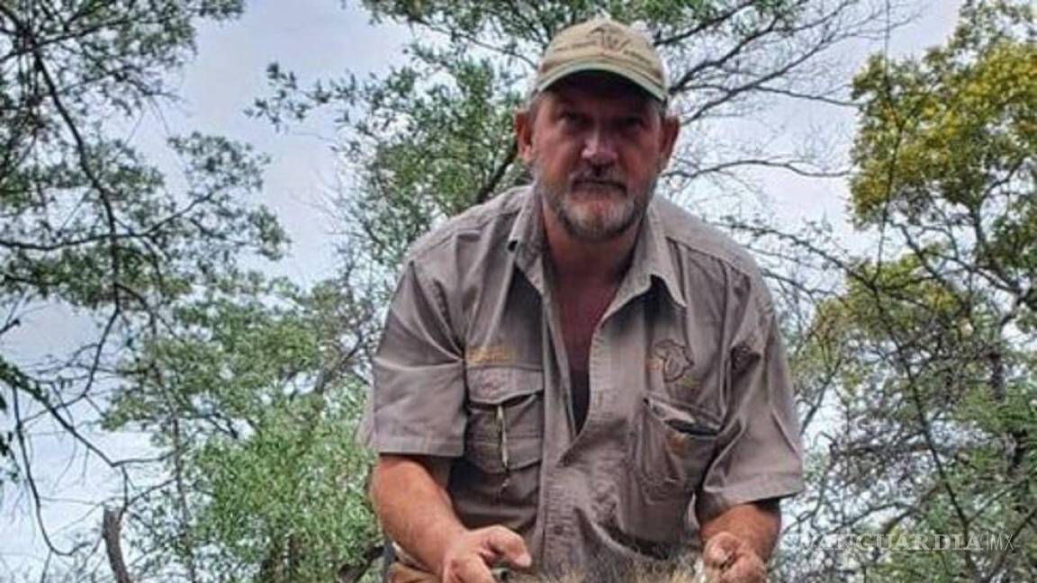 Cazador fue asesinado de un tiro en Sudáfrica; en redes lo celebran