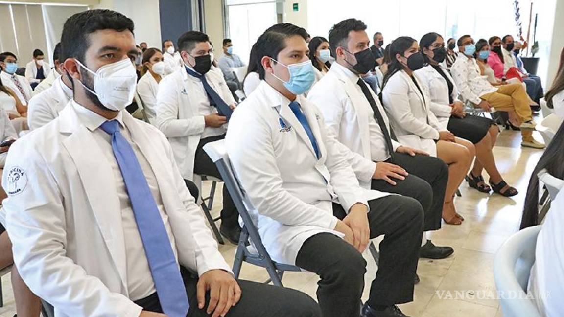 Egresan 17 médicos, haránpasantía en Monclova y PN