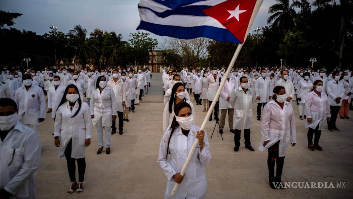 Prefiere 4T contratar a cubanos que atender demandas de médicos mexicanos