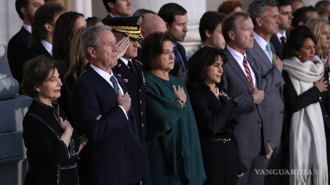 $!El Capitolio de EU abraza los restos del expresidente de EU George H. W. Bush (Fotogalería)