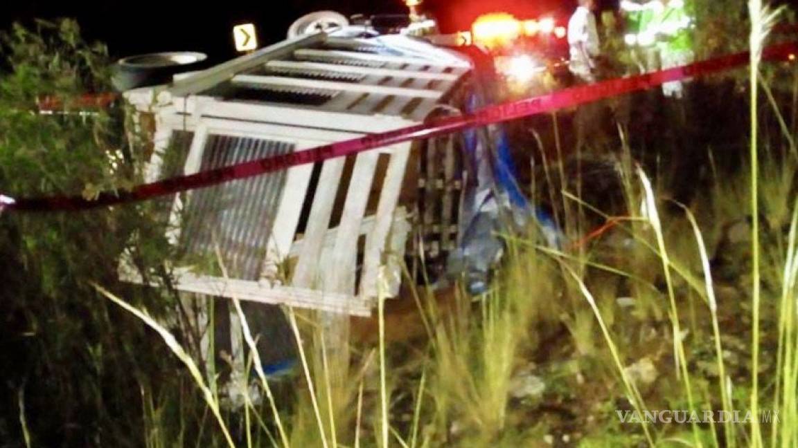 Seis migrantes mueren en volcadura en Chiapas; sin relación con caravana: autoridades