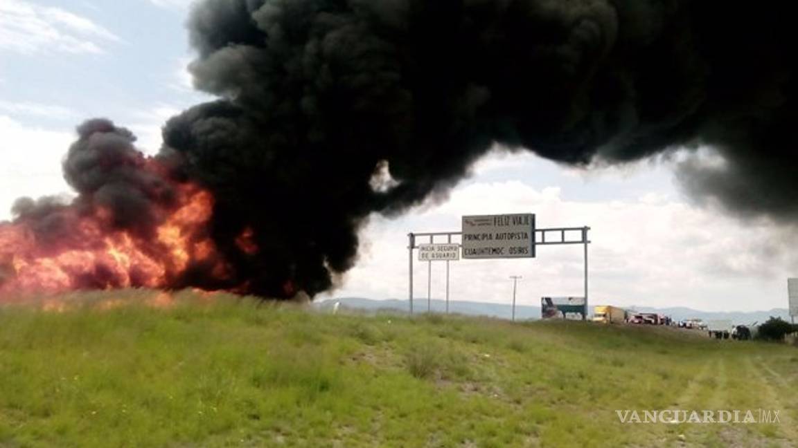 $!Un muerto y 16 heridos deja choque en Zacatecas